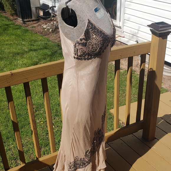 NWT Adrianna Papell Formal Beaded Dress
Run small - Picture 13 of 15